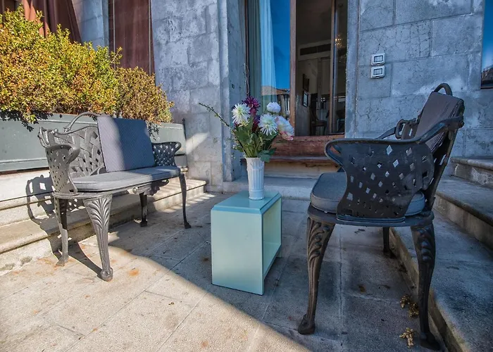 Grimaldi Hermitage Canal Grande View *